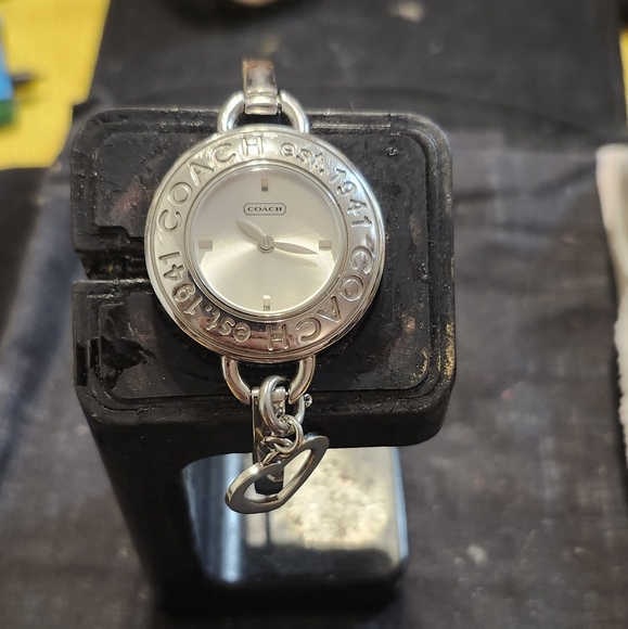 BEAUTIFUL VINTAGE COACH Phoebe BRACLET WATCH - Picture 8 of 8